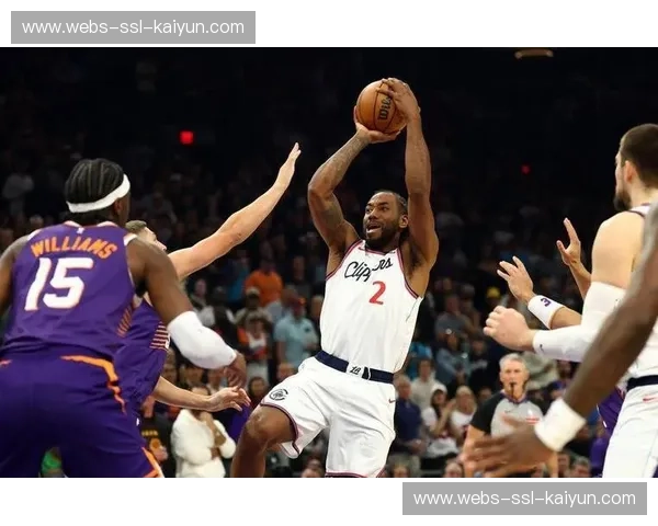 快船三分低迷惨败骑士，伦纳德空砍25分