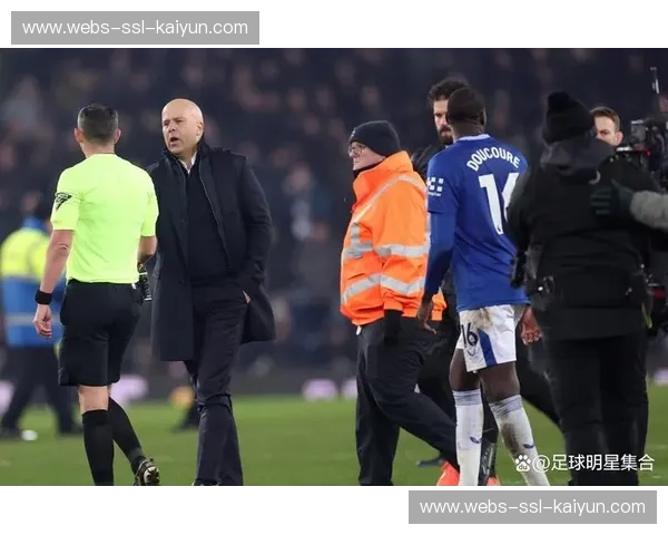 远藤重伤将长期缺阵，斯洛特直言利物浦防线承压的伤病影响评估